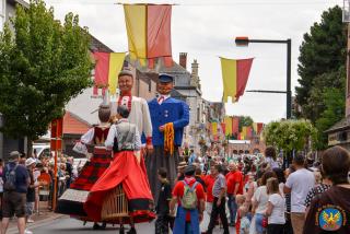 Nos géants traversent la frontière pour la fête des marmousets 2019