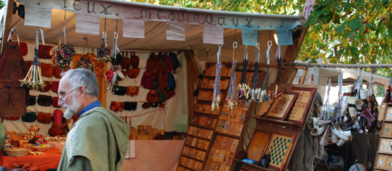 Marché médiéval dans le jardin public